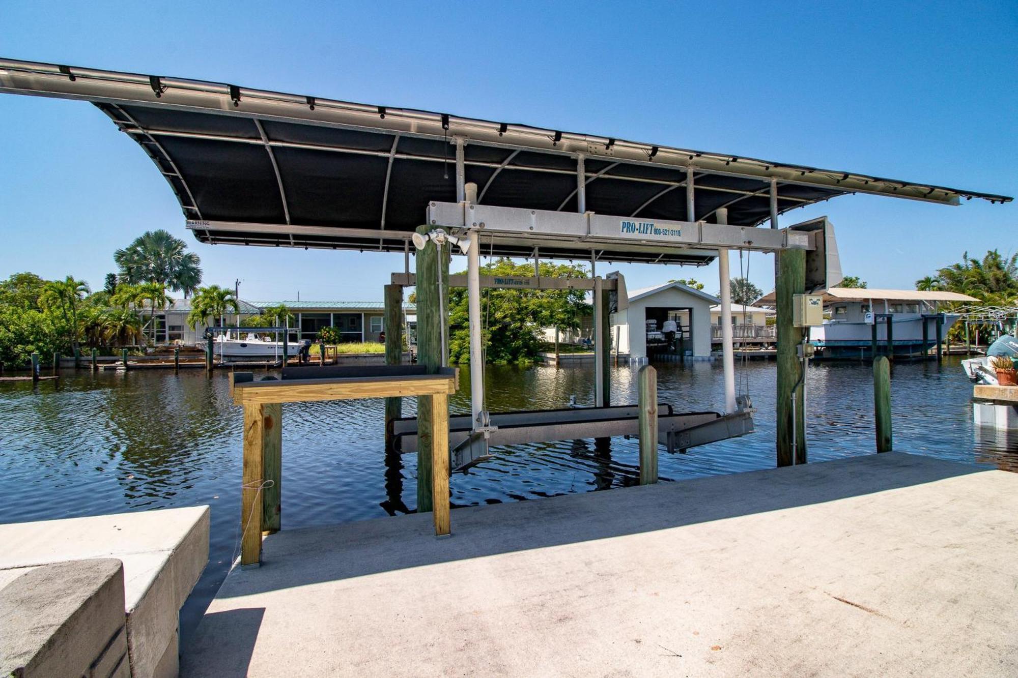 Bowline Oasis Villa Bokeelia Exterior photo